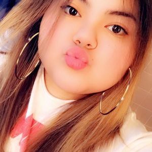 Meet your Posher, Paola